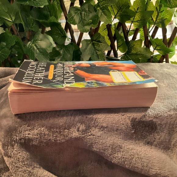 AUTOGRAPHED copy of If He’s Tempted by Hannah Howell & Highland Thirst - Picture 15 of 16